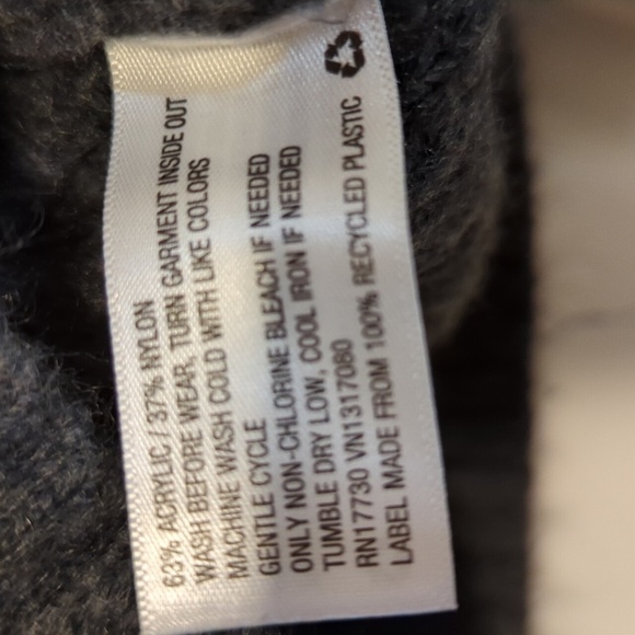 Boys Green and Gray 3/4 Zip Sweater Size small - Picture 2 of 5